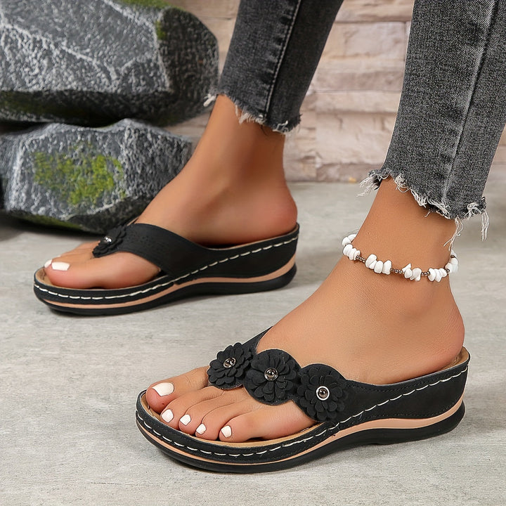 Thalira - Comfortable Sandals